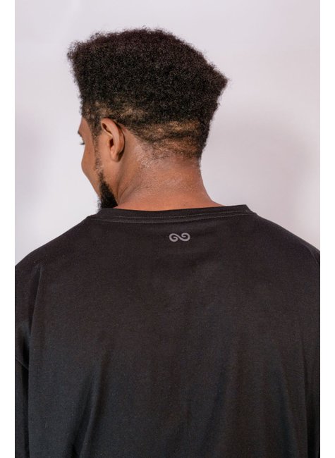 camiseta oversized preta sustentavel unissex gnine